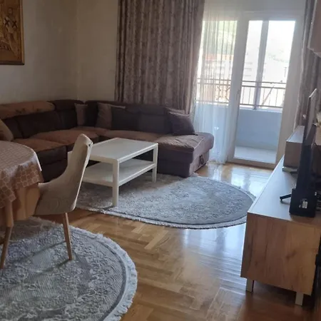 Lejlighed Three Bedroom *